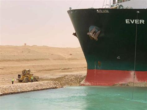 Ship blocking suez canal partially. Massive cargo ship totally blocks Suez Canal after turning sideways - CBS News