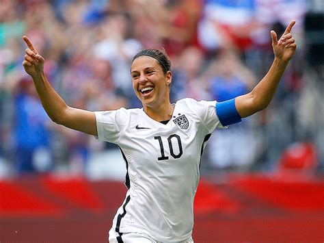 The midfielder currently plays for houston dash in the national women's. U.S. Women's Soccer Team Star Carli Lloyd: 5 Things to ...