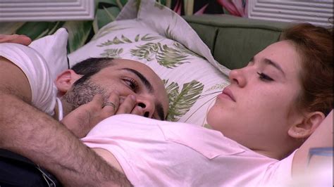 Doida para se livrar do seu pai e da sua mãe. Ana Clara e Mahmoud conversam no Quarto Tropical: 'Por que ...