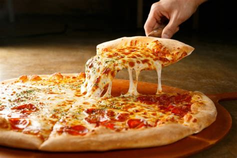 E' probabilmente la pizza meno calorica di tutte. Dieta, quali sono le pizze alleate della linea? | DonnaD