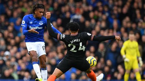 Frente al everton, en un duelo por la champions, aplicaron su receta ganadora: Examining Alex Iwobi's wing-back performance against ...