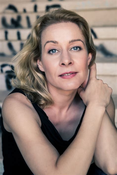 Ronja forcher, bekannt als tochter des berühmten bergdoktor, war im rahmen von gespräch im riesen in den swarovski kristallwelten zu gast. Natalie O'Hara, Schauspielerin, Hamburg | Crew United