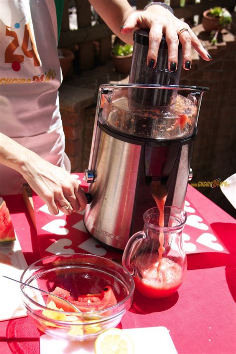 Check spelling or type a new query. Il Centrifugato di Anguria, Pesca e Zenzero. L'Anguria ...