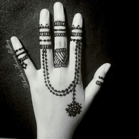 100 gambar henna tangan yang cantik dan simple beserta cara. Kumpulan Mewarnai Sketsa Gambar Henna Di Tangan - Desain ...