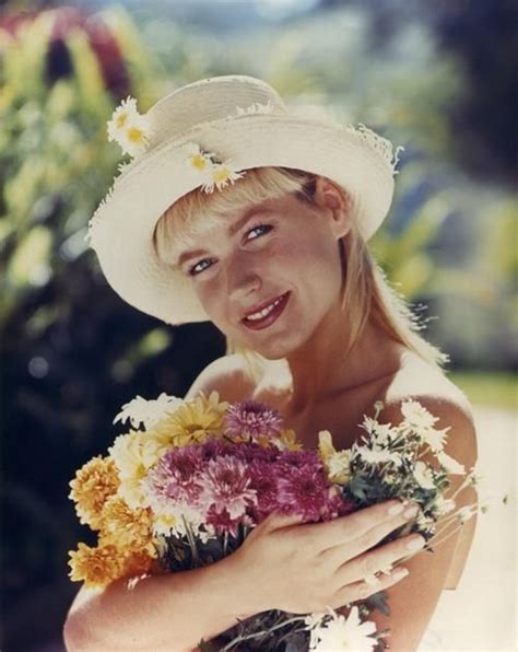 Her net worth was estimated at us$100 million in the early 1990s. 133 best Xuxa fashion images on Pinterest | Nostalgia, 80 ...