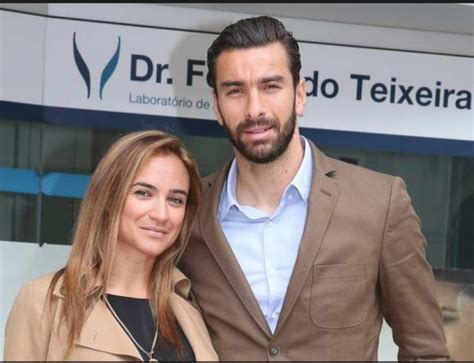 Rui patrício is a 32 year old portuguese footballer. Rui patricio e la moglie - Dago fotogallery