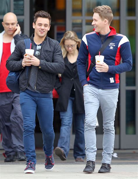 Jun 14, 2019 · tom daley (left) with husband dustin lance black in december 2018 british diver tom daley and his husband dustin lance black have settled their dispute with british swimming. TOM DALEY: SONO UN GAY-MAN E SONO FELICE