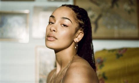 Jorja has returned with her first solo record of 2021, addicted. directed by both jorja and savanah leaf, the visual has her on — in her. Jorja Smith : l'histoire profonde de "Blue Lights", qu ...