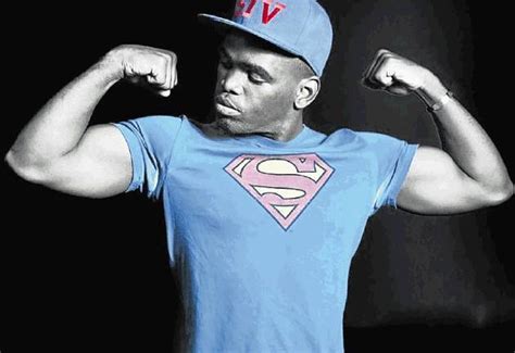 Последние твиты от siv ngesi (@iamsivn). Awks! Siv Ngesi declines selfie after Metro cop fines him