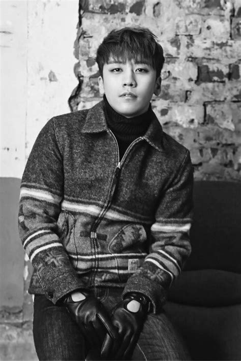 Cute seungri laughing as he poses for the angel eyes photoshoot ??? Internautas se burlan de Seungri de BIGBANG tras hacer un ...