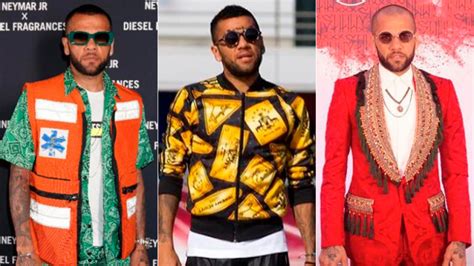 Daniel alves ретвитнул(а) enrique zamora morlet. Veja as roupas mais excêntricas já usadas por Daniel Alves ...