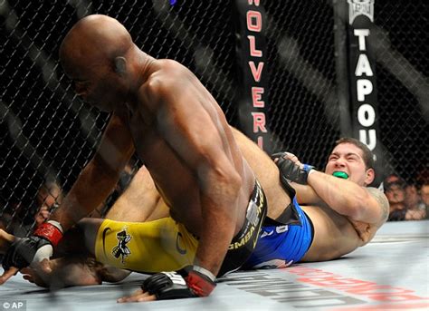 » *graphic* chris weidman's leg snap gifs. UFC 162: Anderson Silva knocked out by Chris Weidman ...