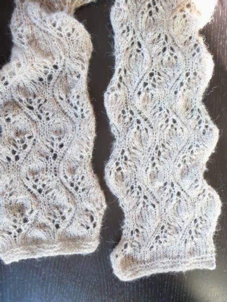 One skein can go such a long way! Free Knitting Pattern for Sjaal in Ajour Lace Scarf ...