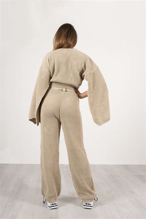 For wetsuits, laptop cases, and trendy looks, mood's specialty neoprene fabrics by the yard have you covered. Wholesale Beige Chunky Knit Loungewear Set