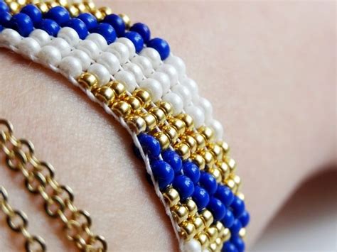 Schau dich um und entdecke die vielfalt meines angebots. Anleitung: Perlenarmband weben | Perlenarmband, Diy ...