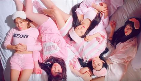 Red velvet seems to pull off any concept they do exceptionally well i really enjoyed the laid back vibe of this song and they all look great. Red Velvet - "Bad Boy"のMVが公開 - デバク