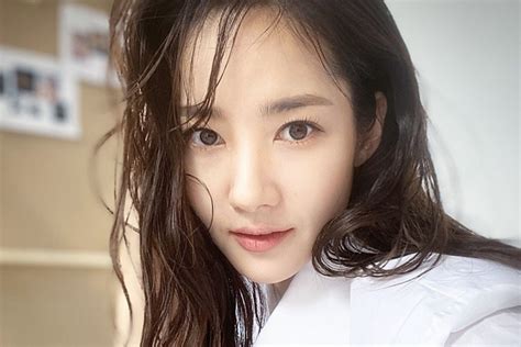 See more ideas about park min young, young, korean actress. Mỹ nữ Park Min Young: 'Dao kéo' lại đẹp tự nhiên đến khó tin