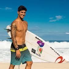 Gabriel medina pinto ferreira, mais conhecido por gabriel medina, nasceu no dia 22 de dezembro de 1993, em são sebastião, no litoral norte de são paulo. Who is Gabriel Medina dating? Gabriel Medina girlfriend, wife