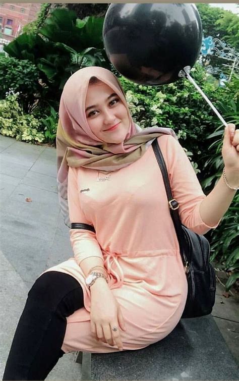 Pin by Binsalam on hijab cantik in 2020 | Girl hijab ...