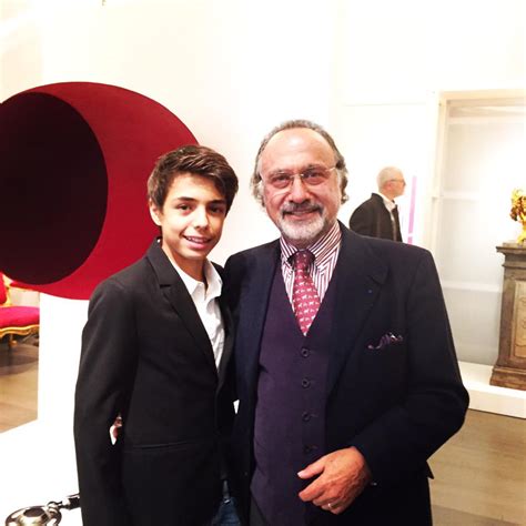 Sa vie durant, il ne cessa de servir notre pays, d'en valoriser les atouts. Olivier Dassault on Twitter: "Avec mon fils Rémi, pour les 140 ans des #Kraemer qui invitent ...