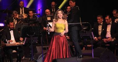 كشفت الفنانة سميرة سعيد أنها تشعر بالسعادة في تعاونها مع الموزع طارق مدكور، قائلة: سميرة سعيد تقدم ديو "يوم ورا يوم" مع أسامة الخولى - اليوم ...