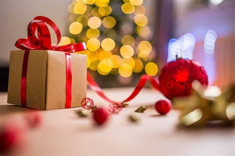 Gift vouchers can be redeemed online through the redballoon website or over the phone with our customer service team. Gift Vouchers, a unique gift for that special person in ...