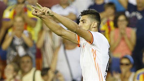 Miércoles, 14 de julio de 2021. Valencia: El 'acoso' del Valencia a Rafa Mir | Marca.com