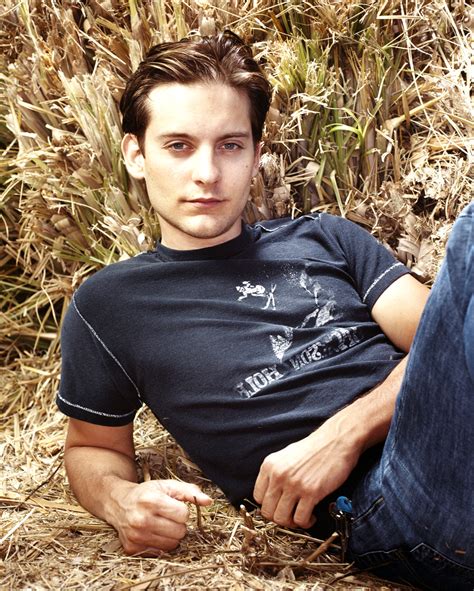 His father, vincent maguire, was a cook and sometimes a construction worker. Тоби Магуайр - Tobey Maguire фото №222172