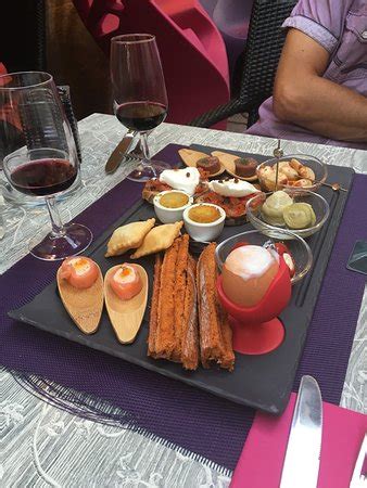 Nous pensons que le meilleur moyen de connaître une culture est de manger et de nourrir les habitants, qui sont fiers de les préparer et qui essayent toujours d'incorporer un cours de cuisine lors de leurs. Meilleur avis sur cours de cuisine annecy - PlusUnZeste.com