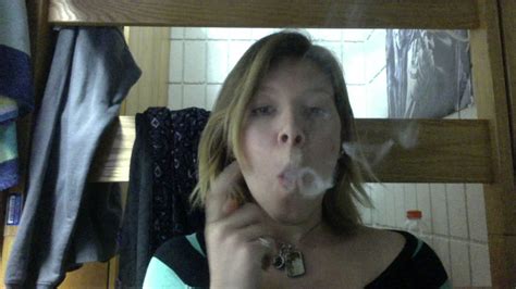 Both beginner and advanced vapers can impress friends, develop a new skill set, and simply entertain themselves by learning new vape tricks. Vape Tricks Tutorial - YouTube