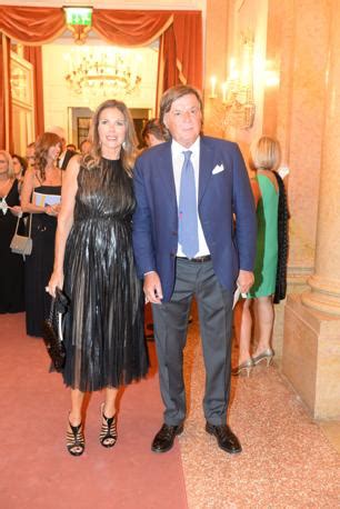 Sirola, infatti, sceglie di far fare esperienza ai giovani adriano panatta e massimo di domenico, lasciando a casa il suo ex compagno di doppio. Premio Campiello, Vinci in trionfo - Corriere Veneto