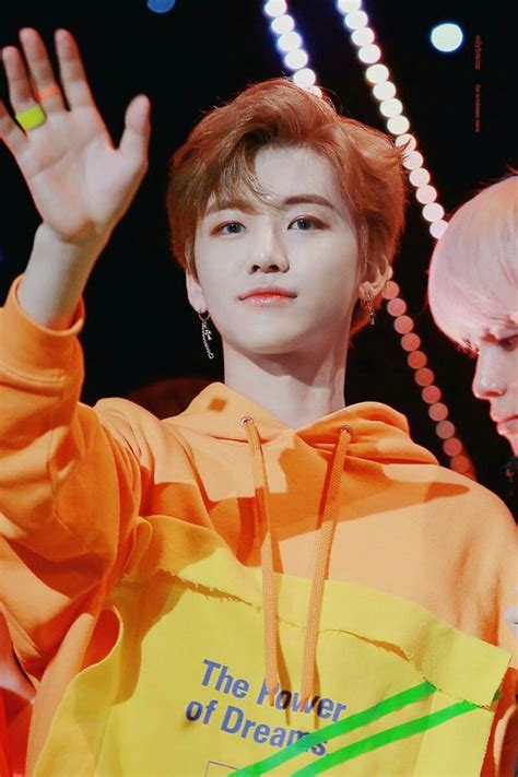 Zara dan cast film mariposa lainnya ditantang untuk bermain game tebak wajah para penyanyi. #21 - Kuis NCTzen: Tebak Foto Wajah dan Nama Member 'NCT'