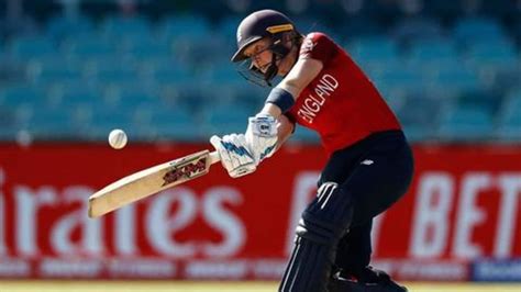 Heather knight leads england by action, rather than words. Heather Knight scripts history, becomes the first ...