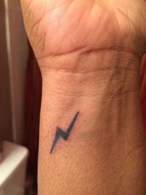 2448 x 2448 jpeg 356 кб. Harry Potter Lightening Bolt Wrist Tattoo!!! Potterhead ...