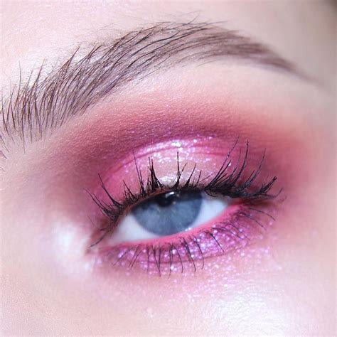 Eyes are the window to the soul, and eyeliner is the curtain; ˗ˏˋ 💄 ˎˊ˗ on Instagram: "What's New Year's Eve without a ...