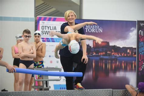 She was the olympic champion from 2004 athens in the 200 metre butterfly. Otylia Jędrzejczak w Toruniu. Mistrzyni uczyła pływania ...