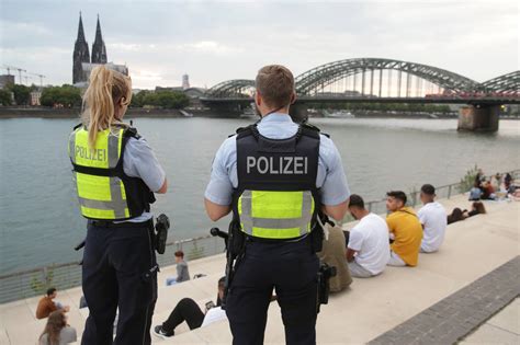 Neun prozent der tests aus der letzten woche sind positiv. Corona-Versöße Köln: Polizei will am Wochenende noch mehr ...