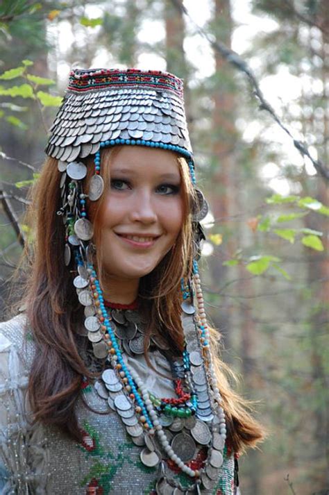 Chuvash grandmother finds cure for her grandson. Chuvash girls in traditional clothes