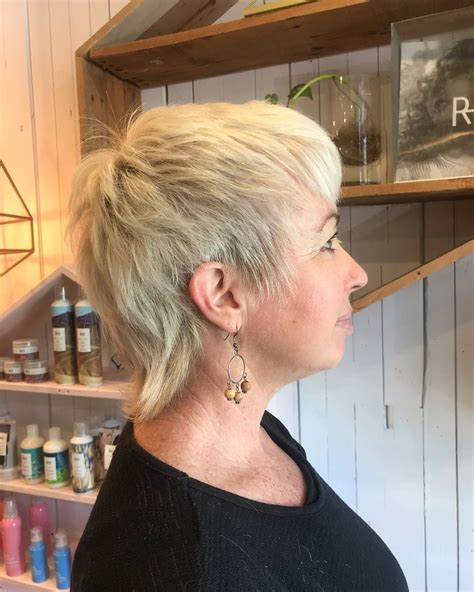 Bangs if you are planning on a dramatic haircut, avoid cutting any higher than where your jaw starts. 15 Modern Shaggy Hairstyles for Women Over 50 with Fine Hair