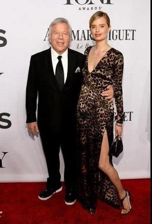 Robert kraft, the billionaire owner of the patriots, has confirmed that his longtime on/off girlfriend, ricki lander, has given birth to a child that is not biologically his own. Ricki Noel Lander NE Patriots Owner Robert Kraft's ...