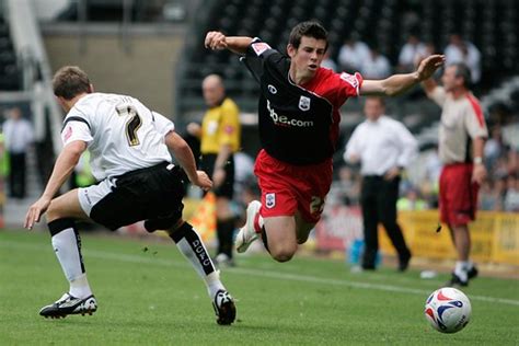 Off topic > gareth bale i love you. A young Gareth Bale | 05/08/2006 - Derby County vs ...