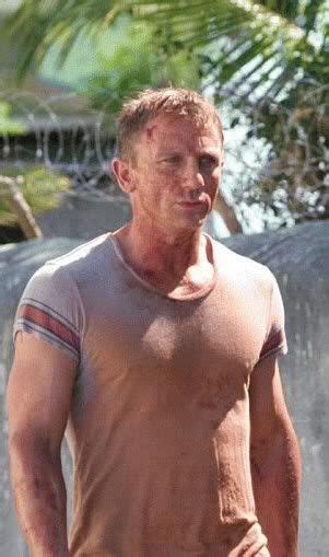 One of the british theatre's most famous faces, daniel craig, who waited tables as a struggling teenage actor with the national youth. Daniel craig ダニエル・クレイグ | Daniel craig james bond, Daniel ...