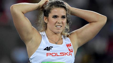 She is the 2015 european junior champion.her personal best of 71.40 m, set in 2021, is the polish record as well as the third best result in the history. Lekkoatletyka. Maria Andrejczyk pokona Barborę Spotakovą ...