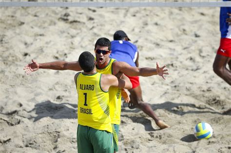 Maybe you would like to learn more about one of these? Brasil bate Cuba e está na final do vôlei de praia ...