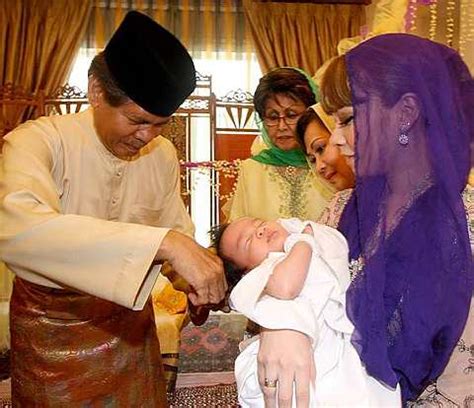 Majlis cukur jambul dan akikah tengku kamiliah shariffuddin 14/09/2019. (Gambar) Majlis Cukur Jambul Anak Nora Danish