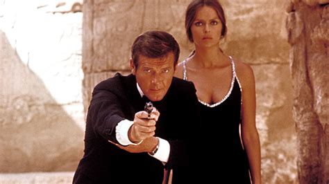 Roger moore, barbara bach, curd jürgens, richard kiel, caroline munro, walter gotell, geoffrey keen, bernard lee, george baker, michael billington. A kém, aki szeretett engem / The Spy Who Loved Me (1977) - Smoking Barrels