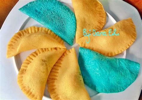 17 sdm tepung terigu 2 sdm gula pasir 1 butir telur 300 ml air atau 20 sdm air seujung sdt garam 12 sdt ragi. Resep Martabak Lenggang oleh Diana Endri Rosisca - Cookpad