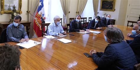 Maybe you would like to learn more about one of these? Presidente Piñera lidera reunión con diputados de Chile ...