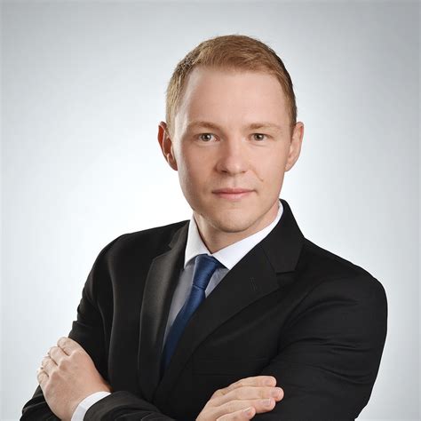 The portfolio includes savings and investment products, credit cards, and securities transactions. Adam Rychter - Produktmanager Finanzierung Direktbank ...