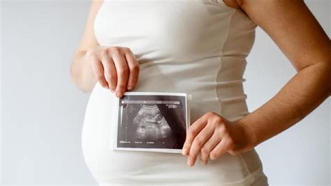 Kondisi ini dipercaya jadi tanda hamil bayi laki laki. Bentuk Perut Ibu Hamil Bisa Tunjukkan Jenis Kelamin Bayi?